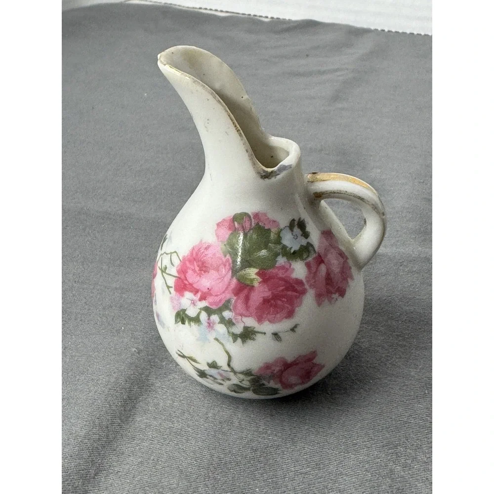 Vintage Bone China‎ Floral Painted Gold Trim Small Bud Vase Pitcher BS3